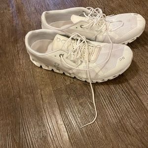 ON cloud running shoes women’s size 11